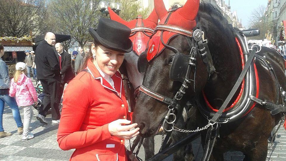 Konec fiakrů v Praze je začátek dalšího konce, varuje Veronika Rosická