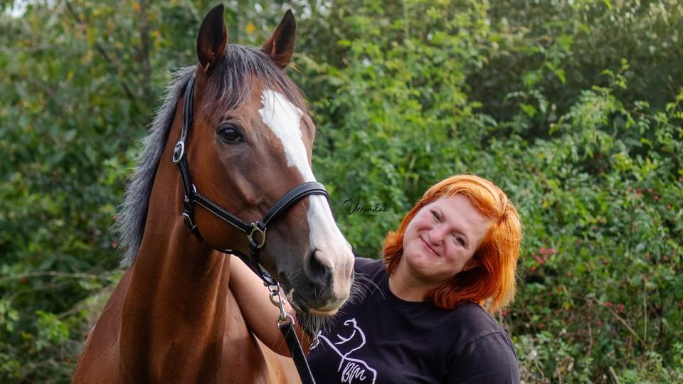 Fenomén Big Mago: Příběh koně, který lidem na síti vysvětluje dostihy
