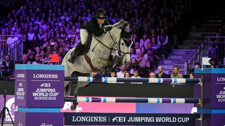 Jessica Burke byla učitelka matematiky. Nyní je i vítězkou Světového poháru