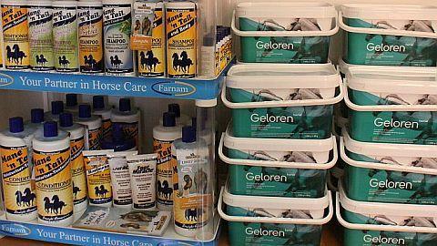 Vzorkovna Jezdeckého obchodu na výstavě v Lysé