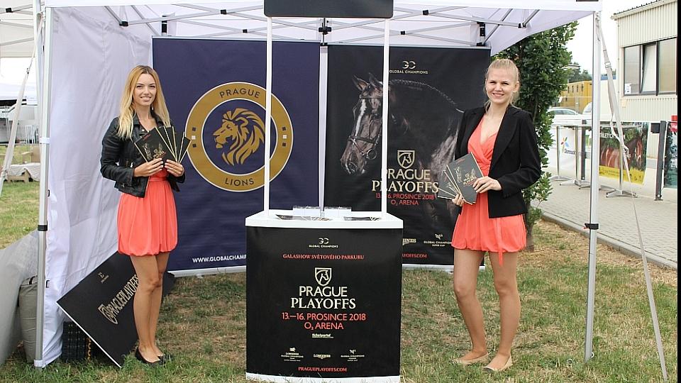 Autogramiáda jezdců Prague Lions při CSI-W Olomouc