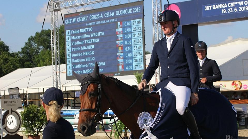 Další italský triumf při CSI3*-W Olomouc zajistil v pátek Fabio Brotto