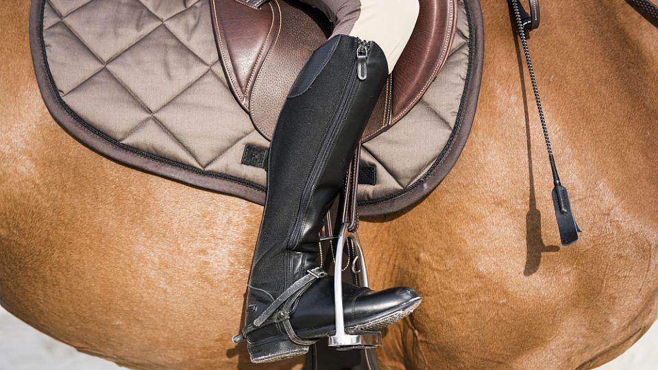 Decathlon nabízí: Vysoké kožené boty 560 Fouganza pro náročné jezdce