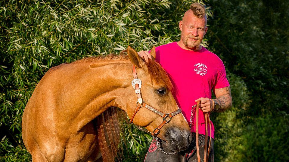 Svět koní: Podkovář Burian vypráví o pokoře, vzdělání i selském rozumu