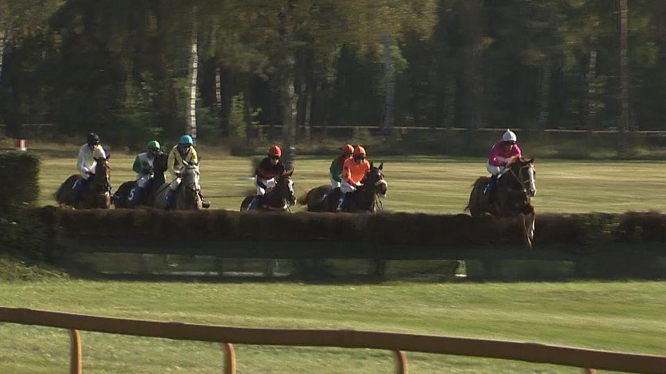 Ve znamení růžové: Loučení v Lysé ovládli manželé Dufkovi