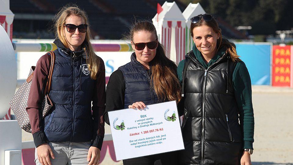 Dar 1.285.000 Kč pro stáj Málek předán. Jsem moc vděčná, říká Kateřina