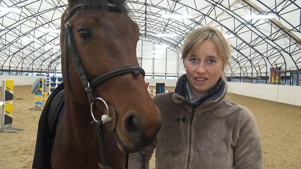 Tréninky s Denisou Vegrichtovou: Začátek s mladým koněm po zimní pauze