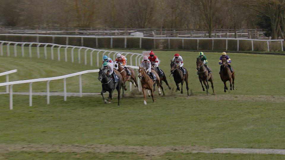 Koně a sport 2026: Gomba handicap, Velká dubnová cena v Chuchle Areně Praha