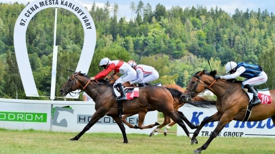 Záznam: Podívejte se na všechny dostihy v Karlových Varech 12. 7.