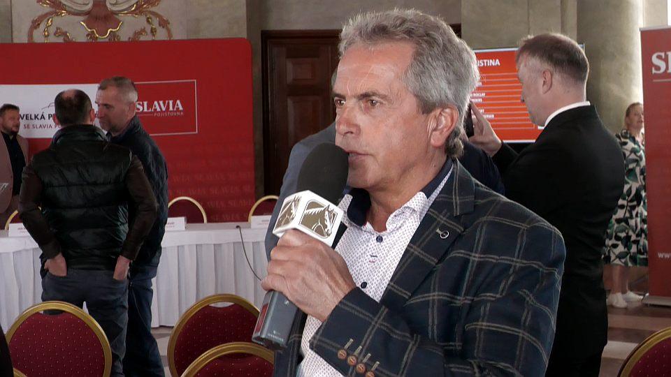 Stanislav Popelka: Kůň do Velké se nesmí uspěchat. Angkor Wat šel postupně